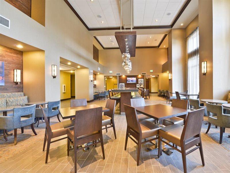 Hampton Inn & Suites Greensboro/Coliseum Area Eksteriør bilde