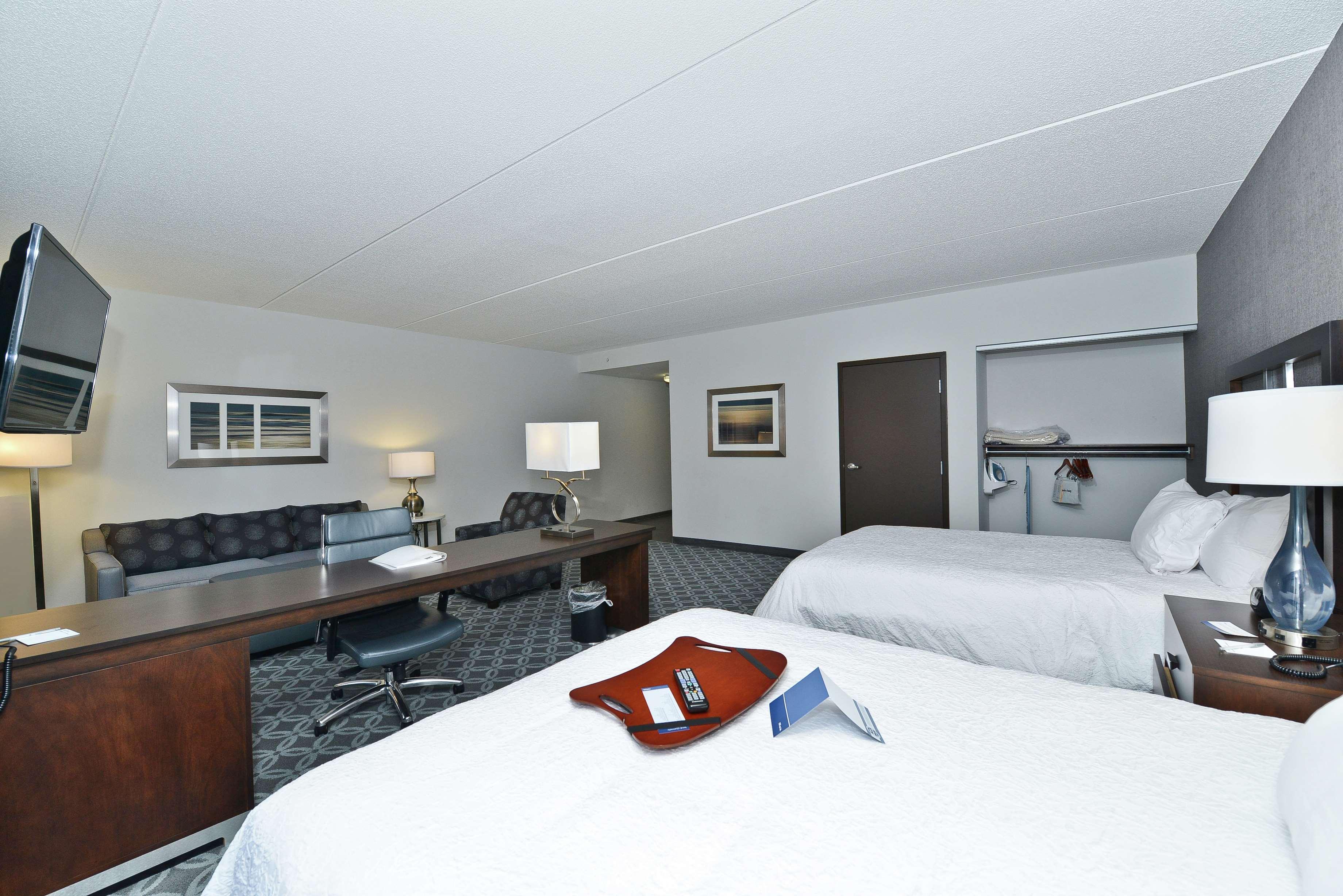 Hampton Inn & Suites Greensboro/Coliseum Area Eksteriør bilde