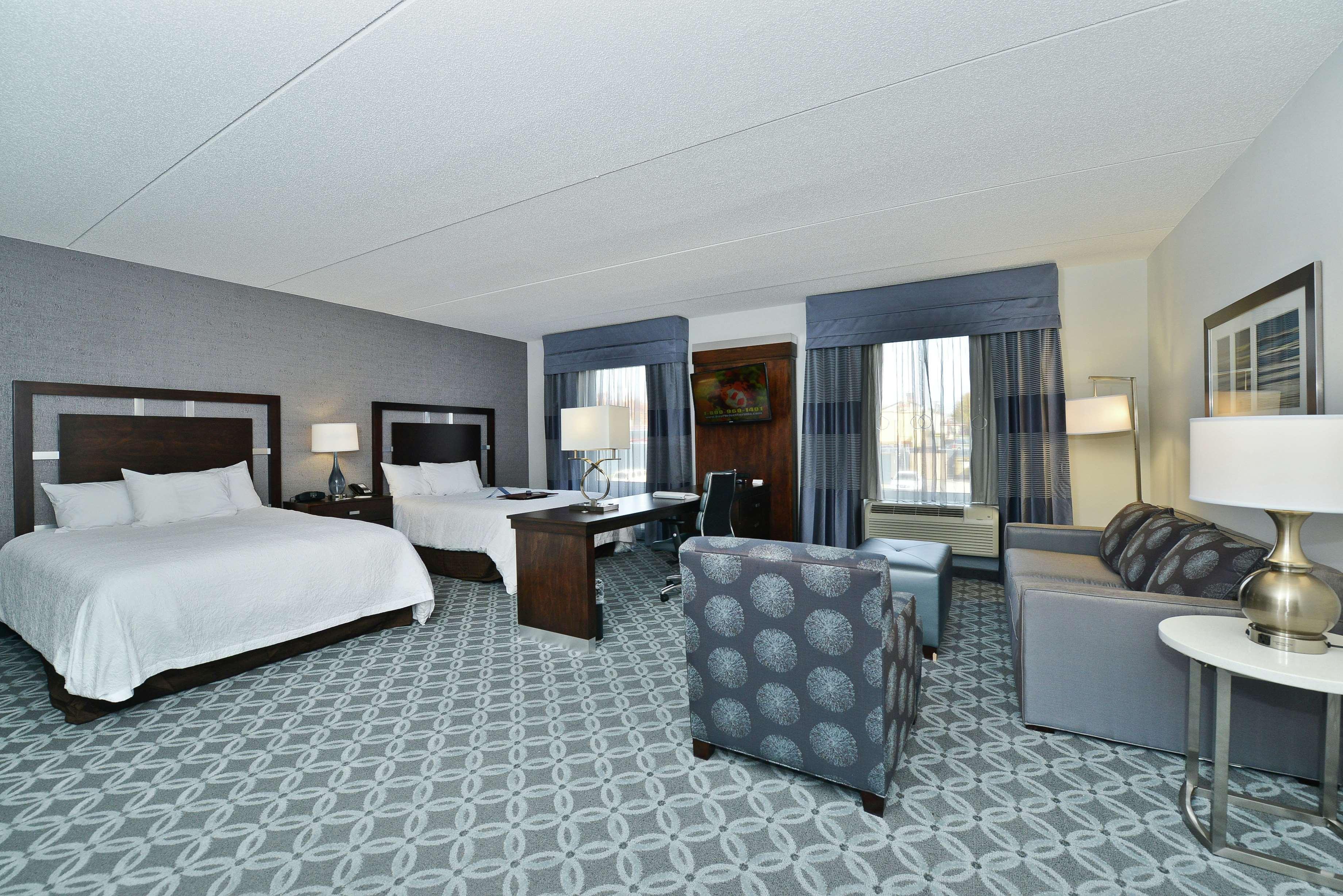 Hampton Inn & Suites Greensboro/Coliseum Area Eksteriør bilde