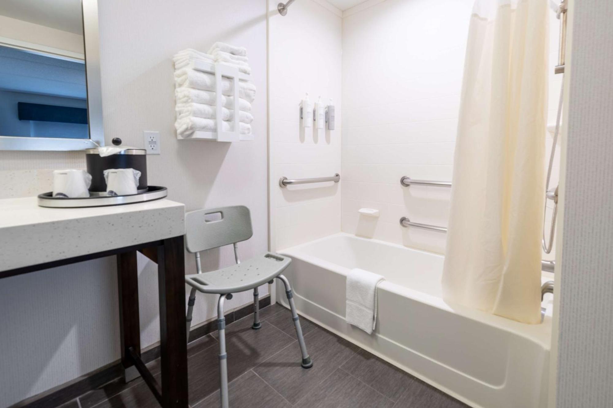 Hampton Inn & Suites Greensboro/Coliseum Area Eksteriør bilde