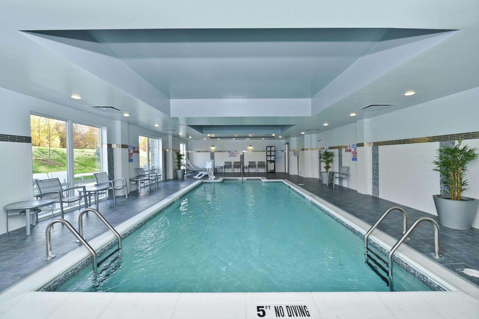 Hampton Inn & Suites Greensboro/Coliseum Area Eksteriør bilde