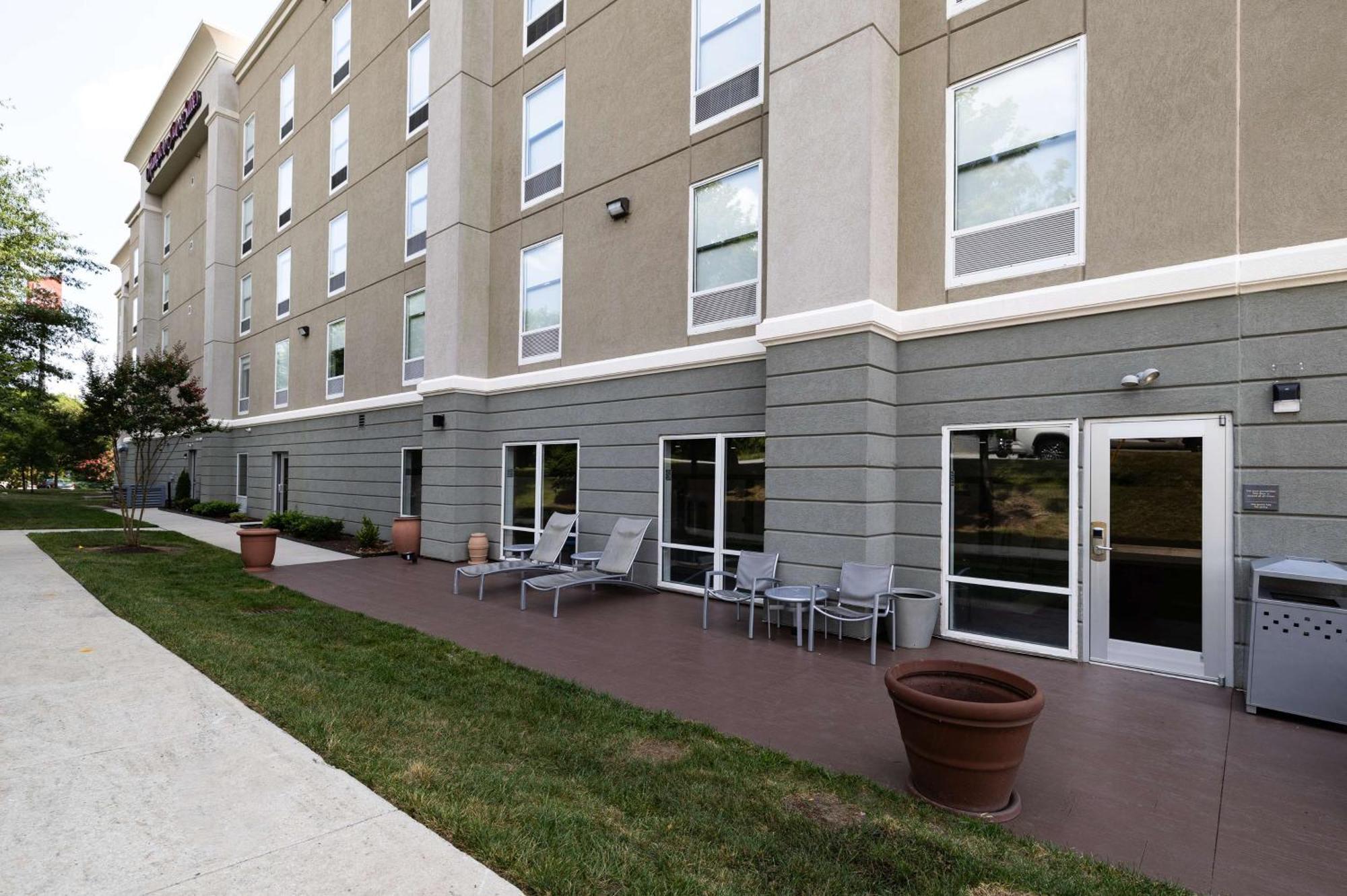 Hampton Inn & Suites Greensboro/Coliseum Area Eksteriør bilde