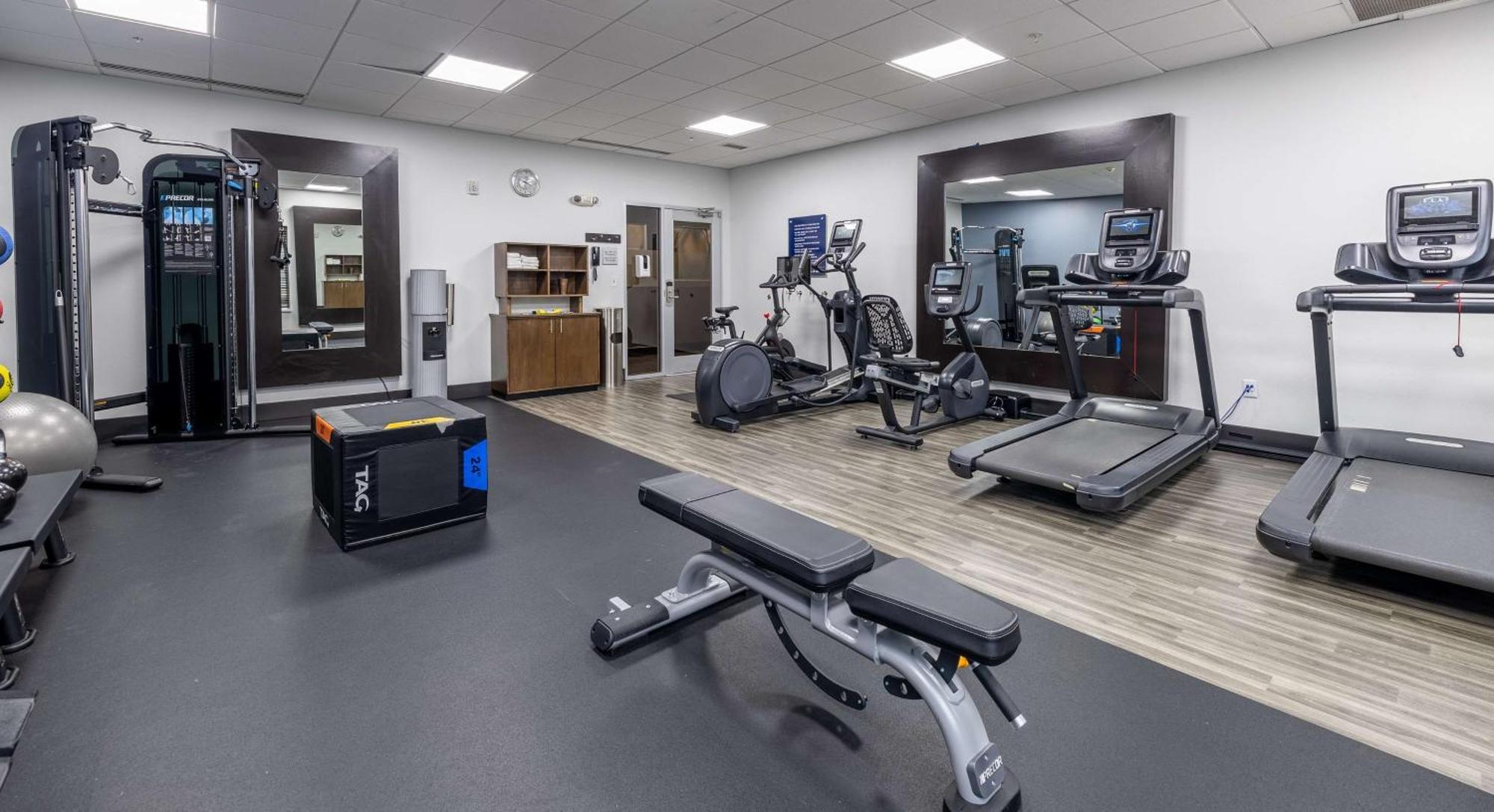 Hampton Inn & Suites Greensboro/Coliseum Area Eksteriør bilde
