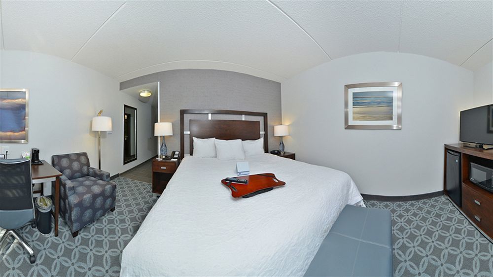 Hampton Inn & Suites Greensboro/Coliseum Area Eksteriør bilde