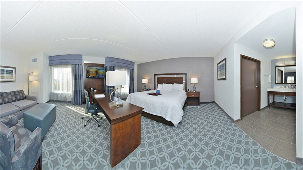 Hampton Inn & Suites Greensboro/Coliseum Area Eksteriør bilde